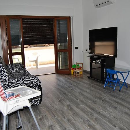 Rhomeholidays Φιουμιτσίνο Εξωτερικό φωτογραφία