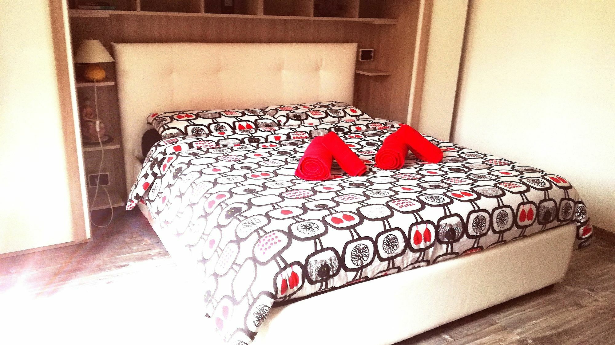 Rhomeholidays Φιουμιτσίνο Εξωτερικό φωτογραφία